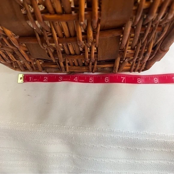 Hand Woven Basket with Handle Vintage Intricate Design EUC - Picture 9 of 14